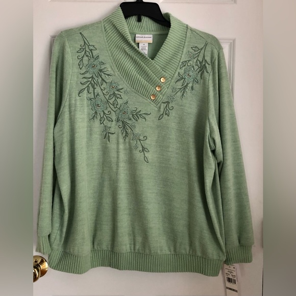 ALFRED DUNNER SIZE XL, 1X SWEATSHIRT PULLOVER ENVELOPE NECK GREEN EMBROIDERED - Picture 2 of 9